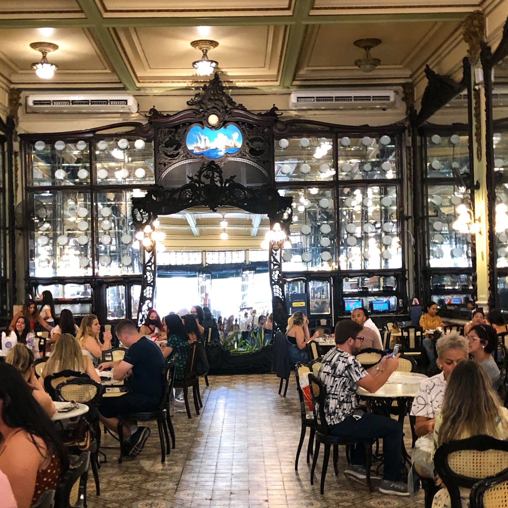 confeitaria-colombo-rio-scaled